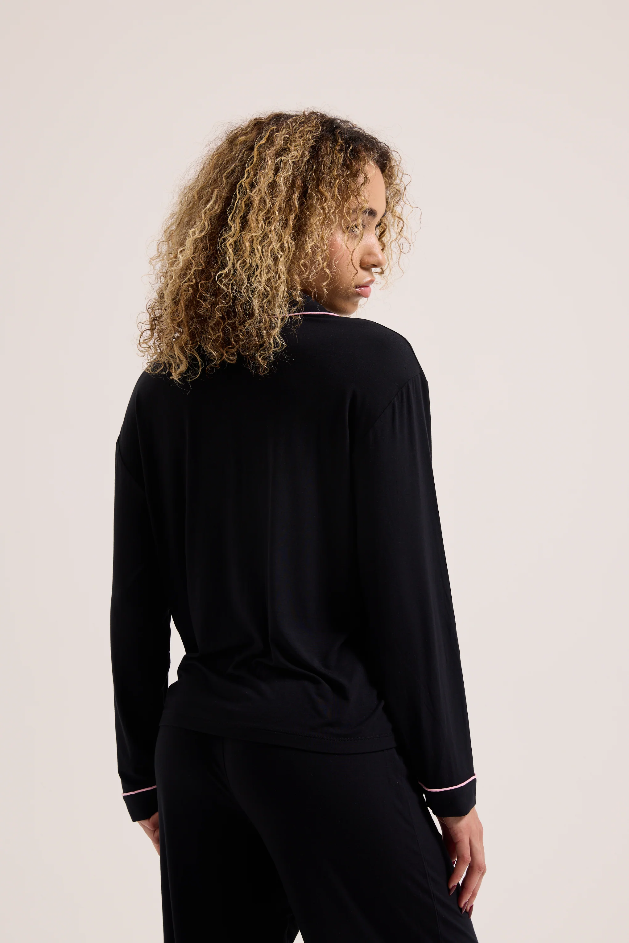 BLACK JUICY DOG CREST PYJAMA SET - Image 6