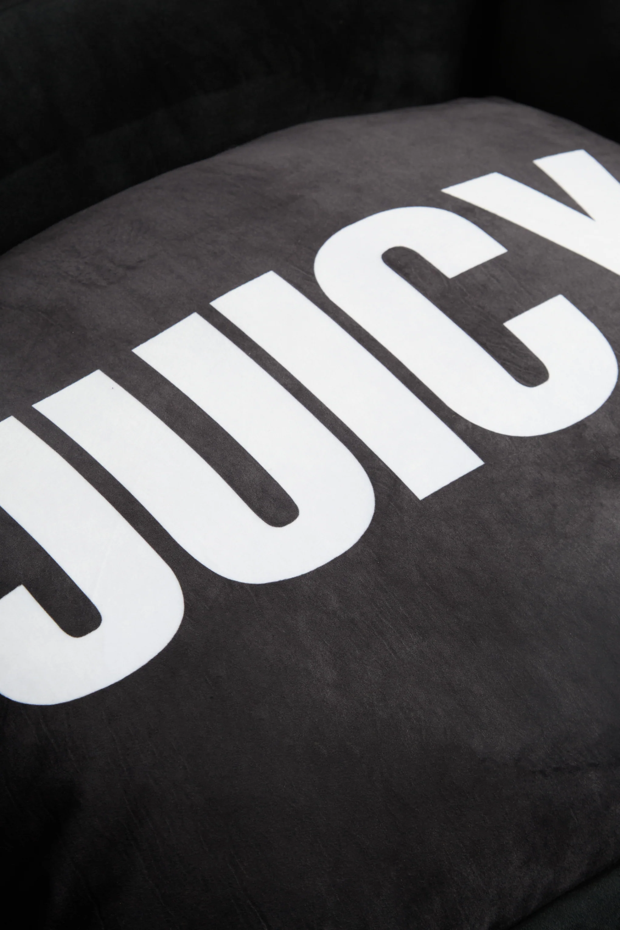 MEDIUM BLACK VELOUR JUICY PET BED - Image 3
