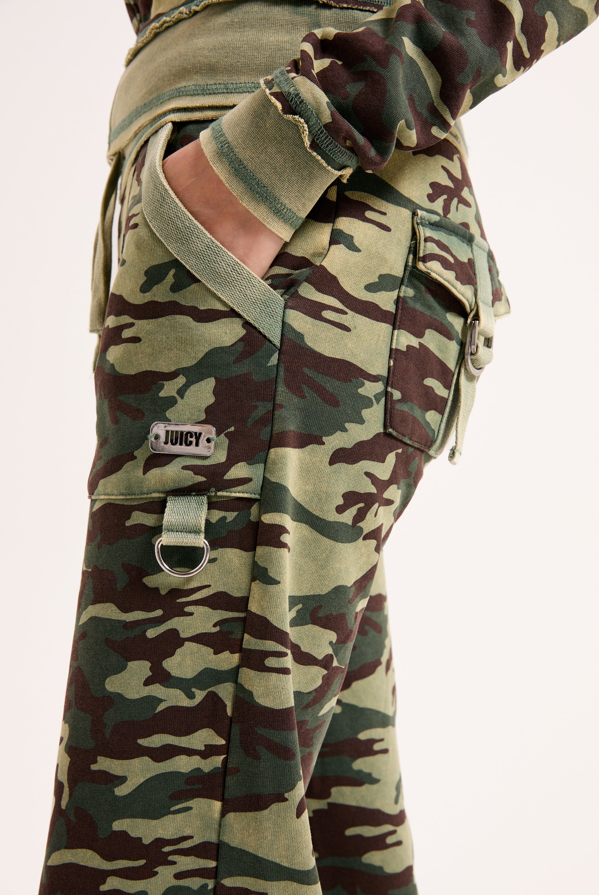 CAMO PRINT WASHED COTTON LOW RISE TRACK BOTTOMS - Image 4