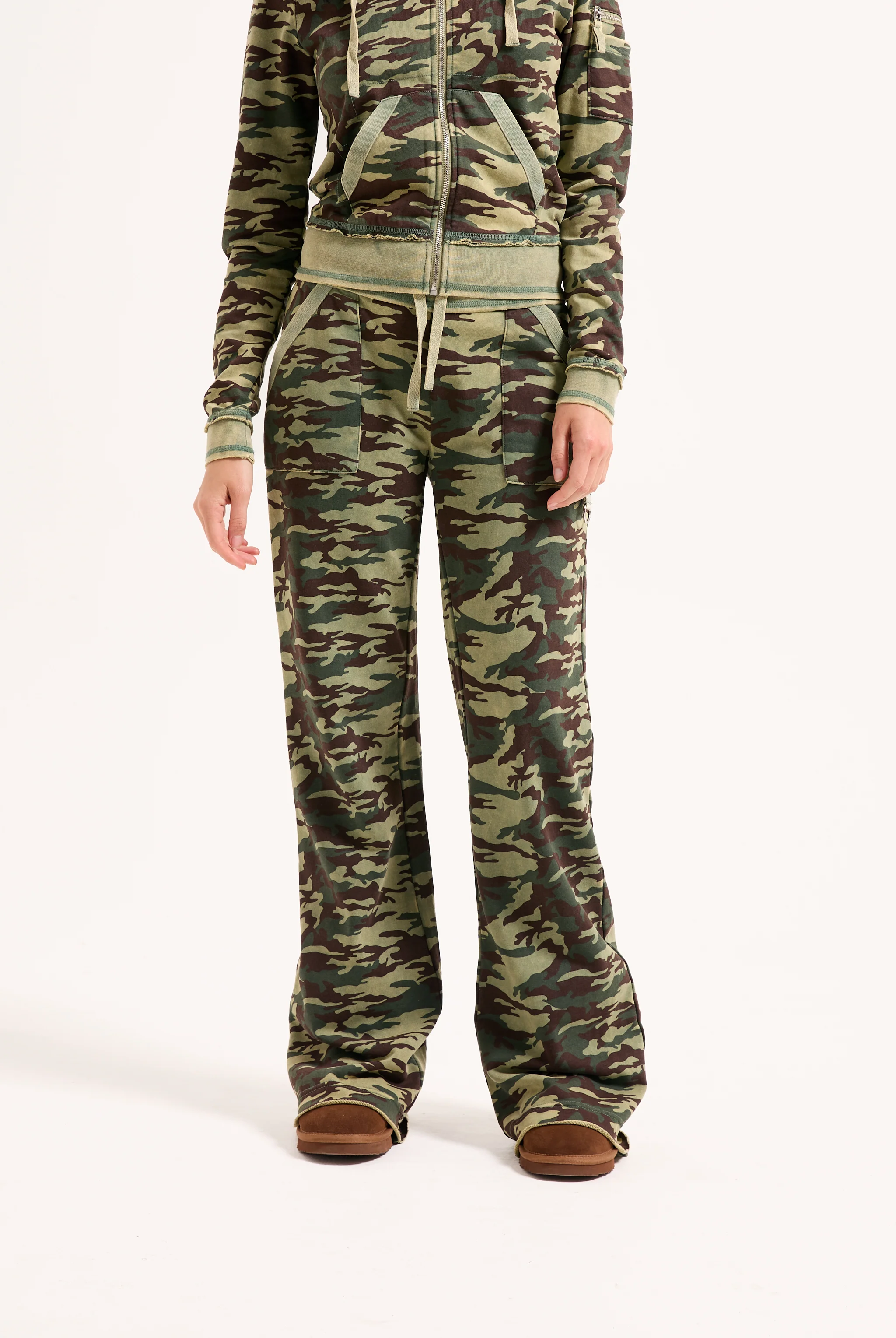 CAMO PRINT WASHED COTTON LOW RISE TRACK BOTTOMS - Image 7