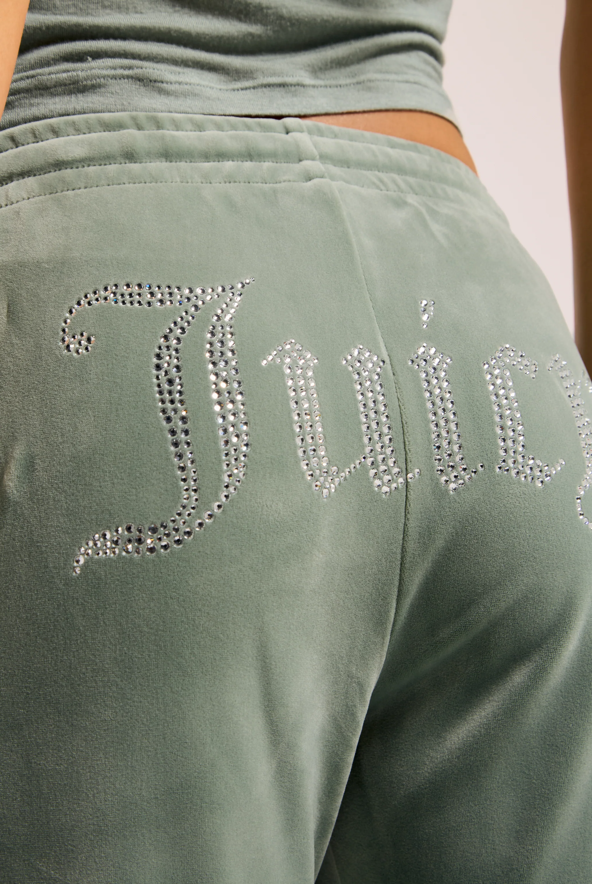CHINOIS GREEN VELOUR DIAMANTÉ TRACKSUIT BOTTOM - Image 4