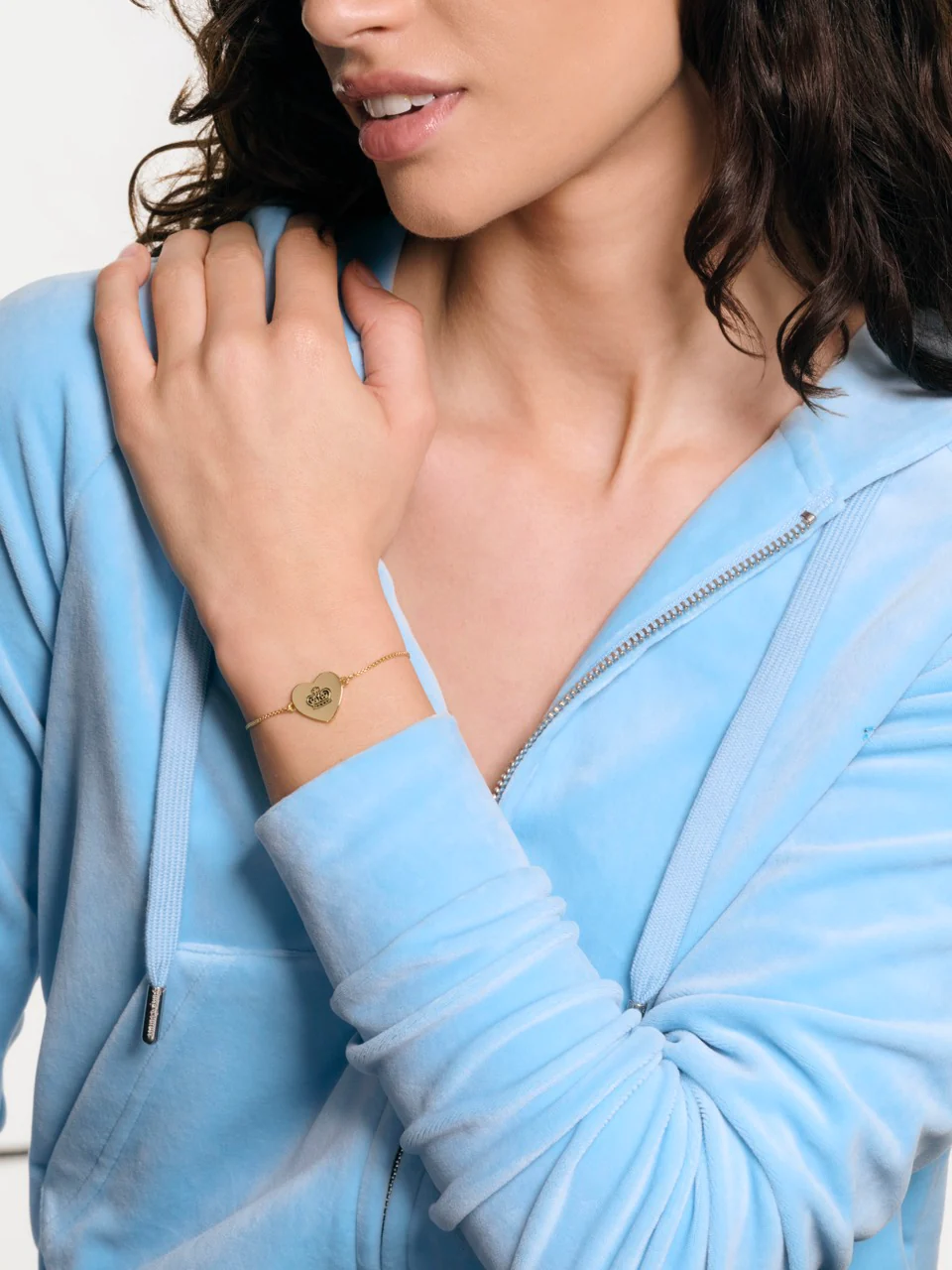 GOLD TONE JUICY COUTURE REVERSIBLE HEART ADJUSTABLE BRACELET - Image 4