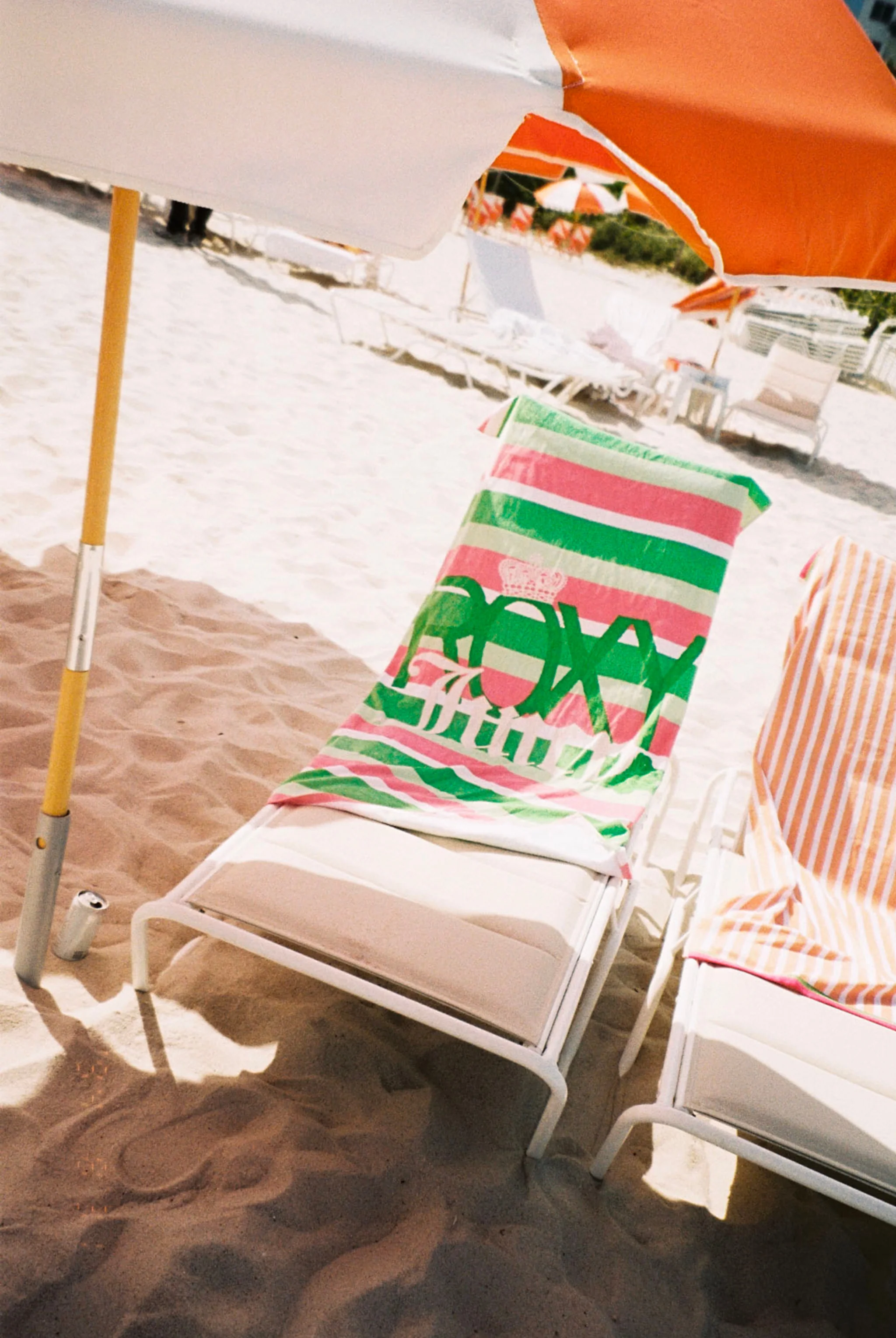 ISLAND GREEN ROXY x JUICY COUTURE BEACH TOWEL