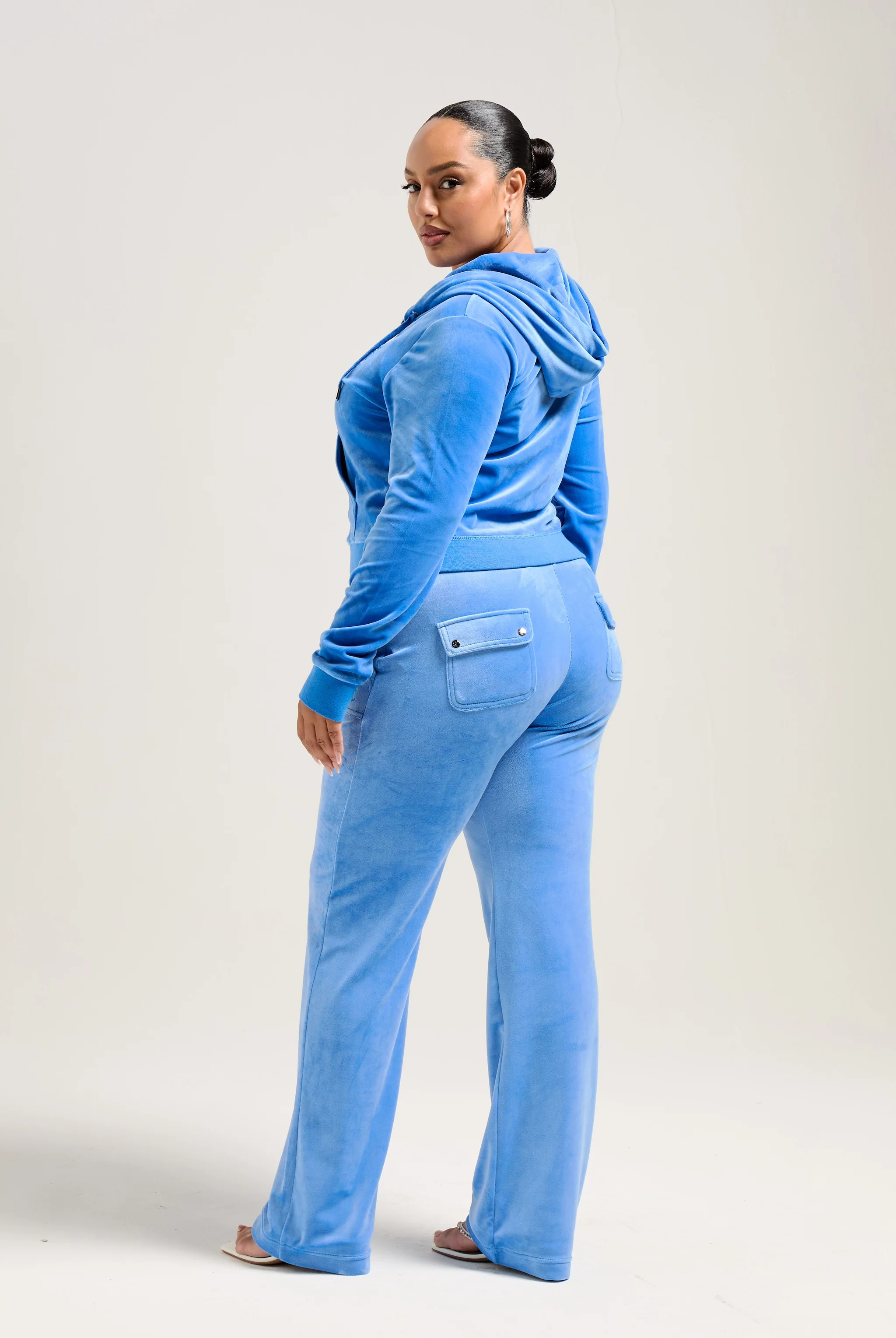 REGATTA CLASSIC VELOUR DEL RAY POCKETED BOTTOMS - Image 10