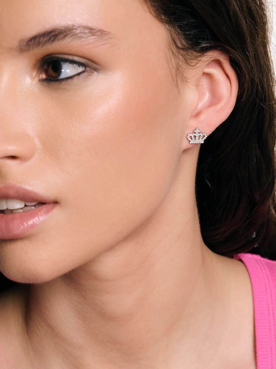 SILVER TONE CRYSTAL MOTIF CROWN STUD EARRINGS - Image 2