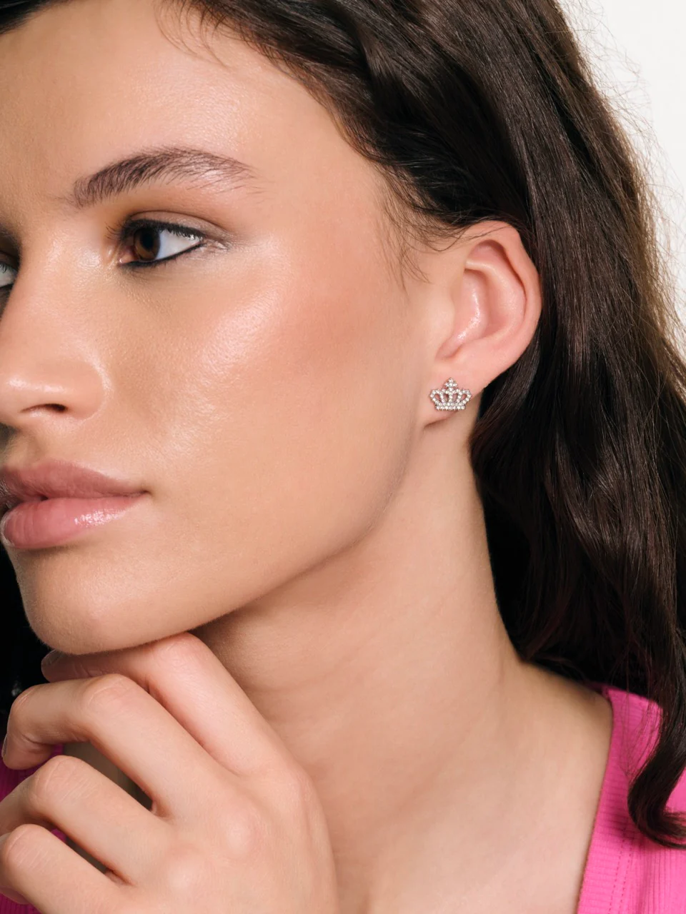 SILVER TONE CRYSTAL MOTIF CROWN STUD EARRINGS - Image 4