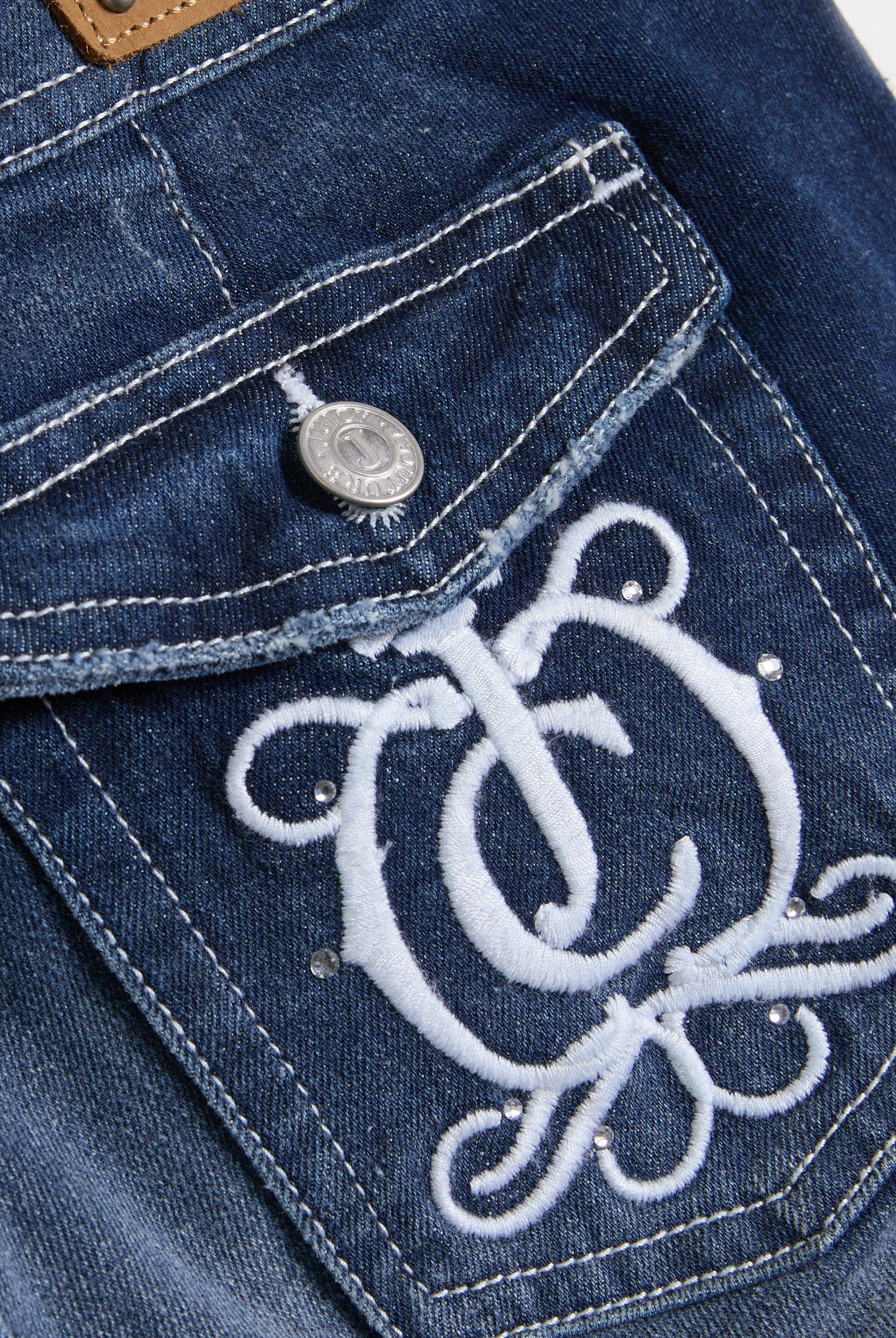 MID WASH LOW RISE FLARE EMBROIDERED JEANS - Image 7