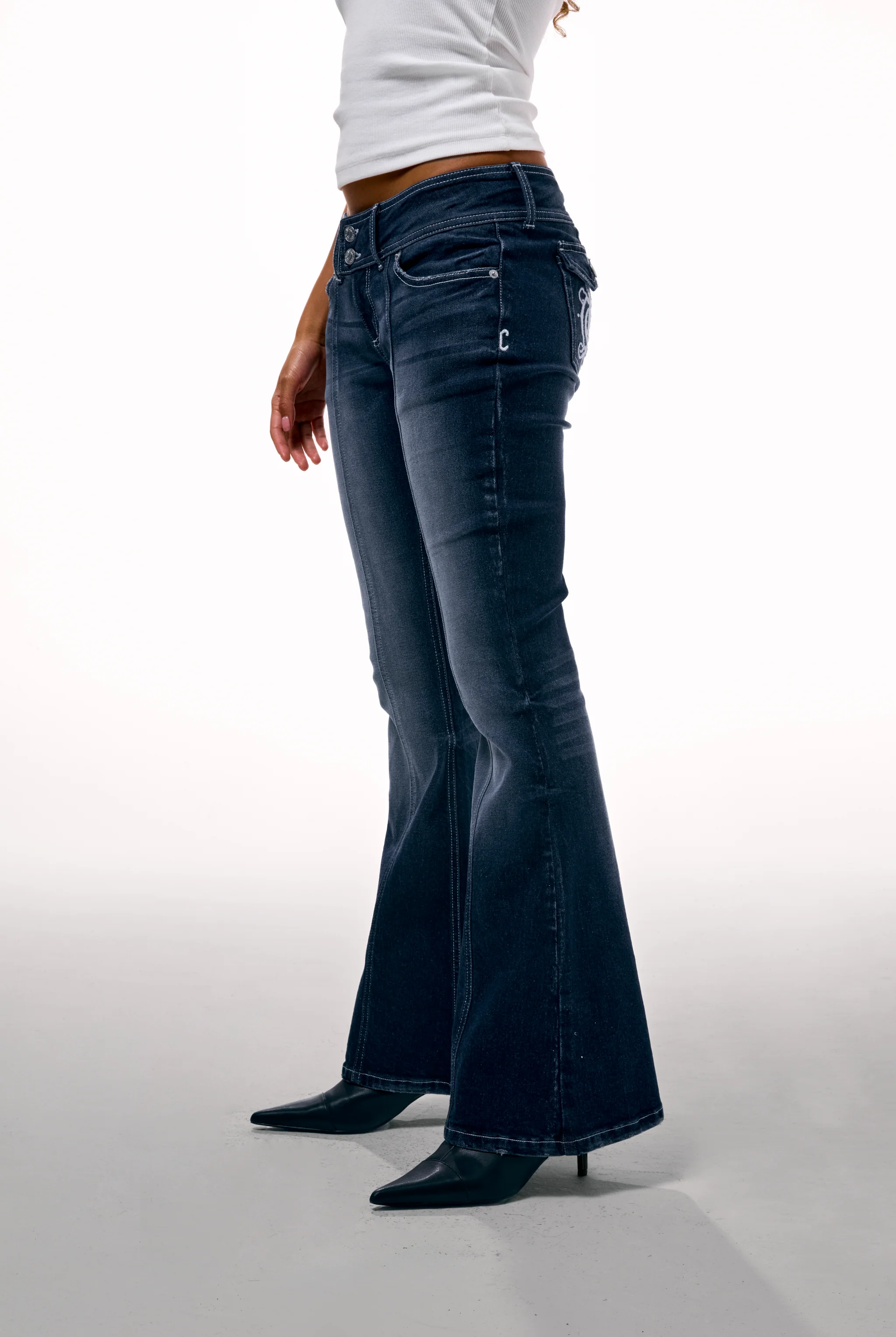 MID WASH LOW RISE FLARE EMBROIDERED JEANS - Image 8