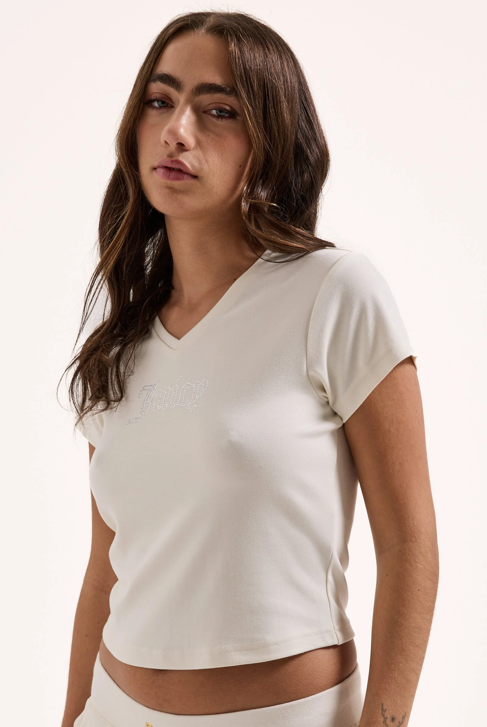 CREAM DIAMANTÉ V NECK T-SHIRT