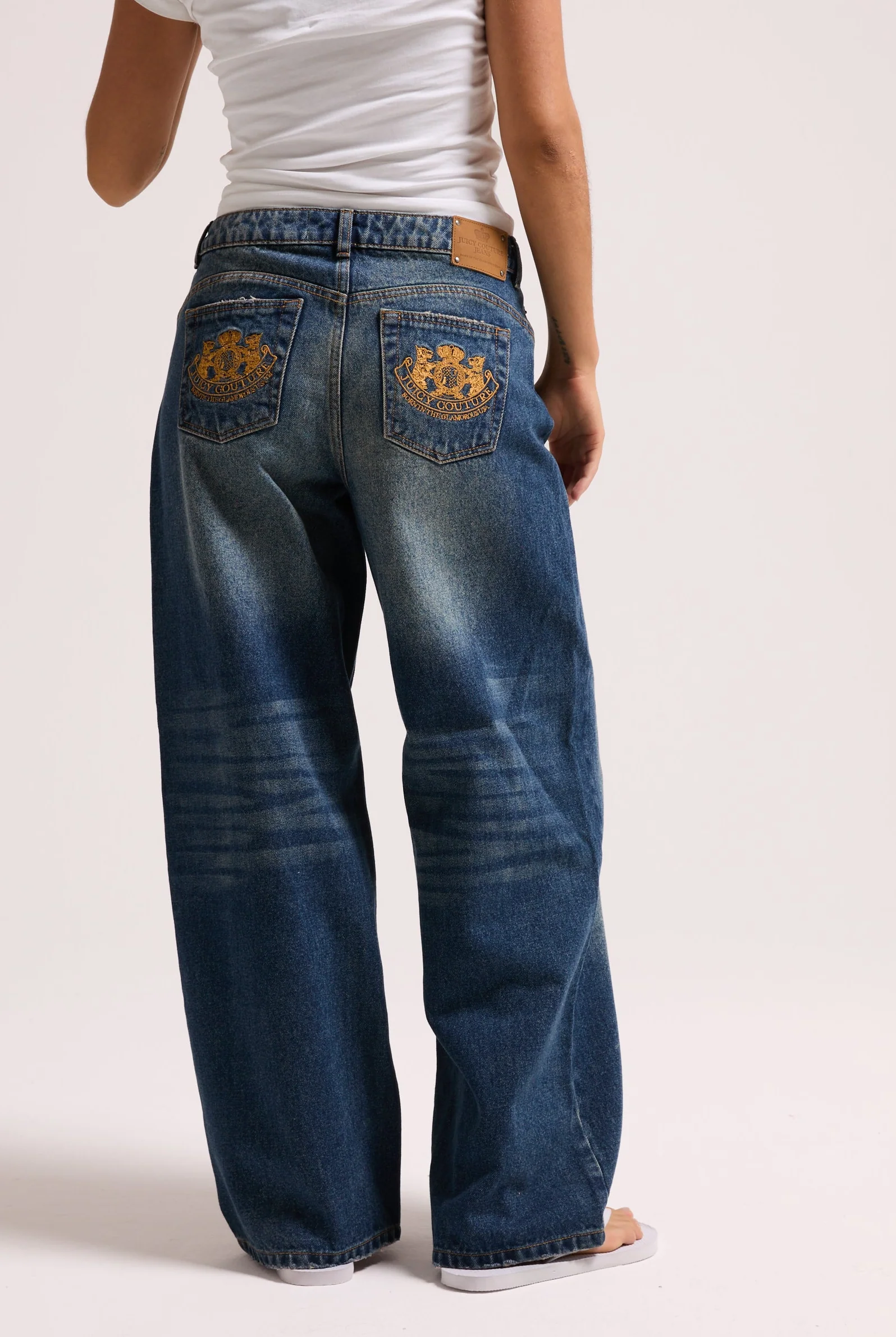 VINTAGE WASH MID RISE WIDE LEG JEAN - Image 3