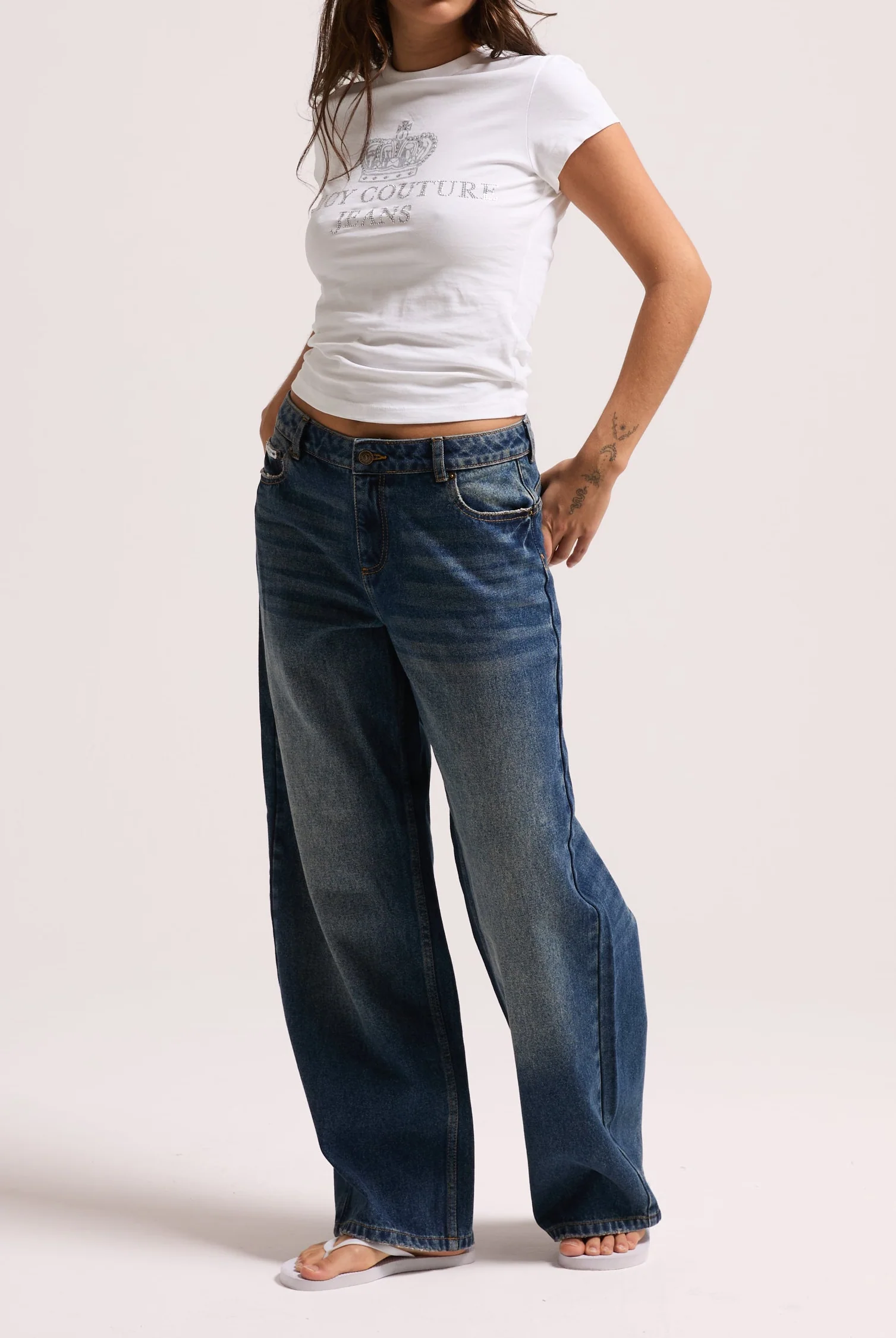 VINTAGE WASH MID RISE WIDE LEG JEAN - Image 4